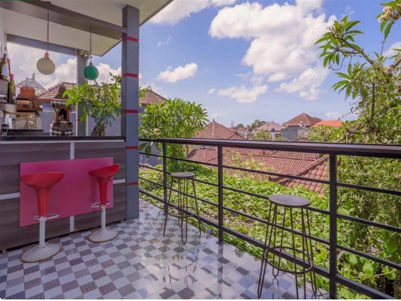Oyo 3852 Valomia Guest House Denpasar Exterior foto